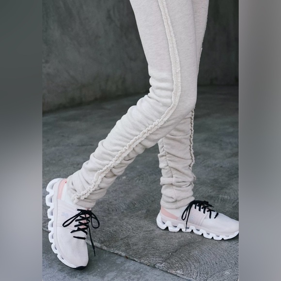 Closeout!▪️NWT Free People Start Up Pants in Heather Grey - Picture 3 of 7